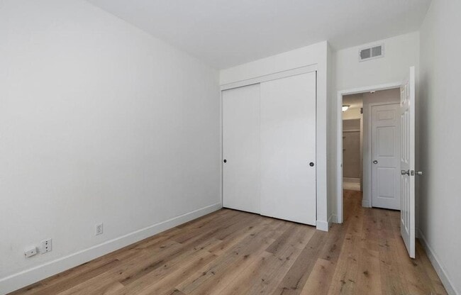 Foto del edificio - 5895 Friars Rd