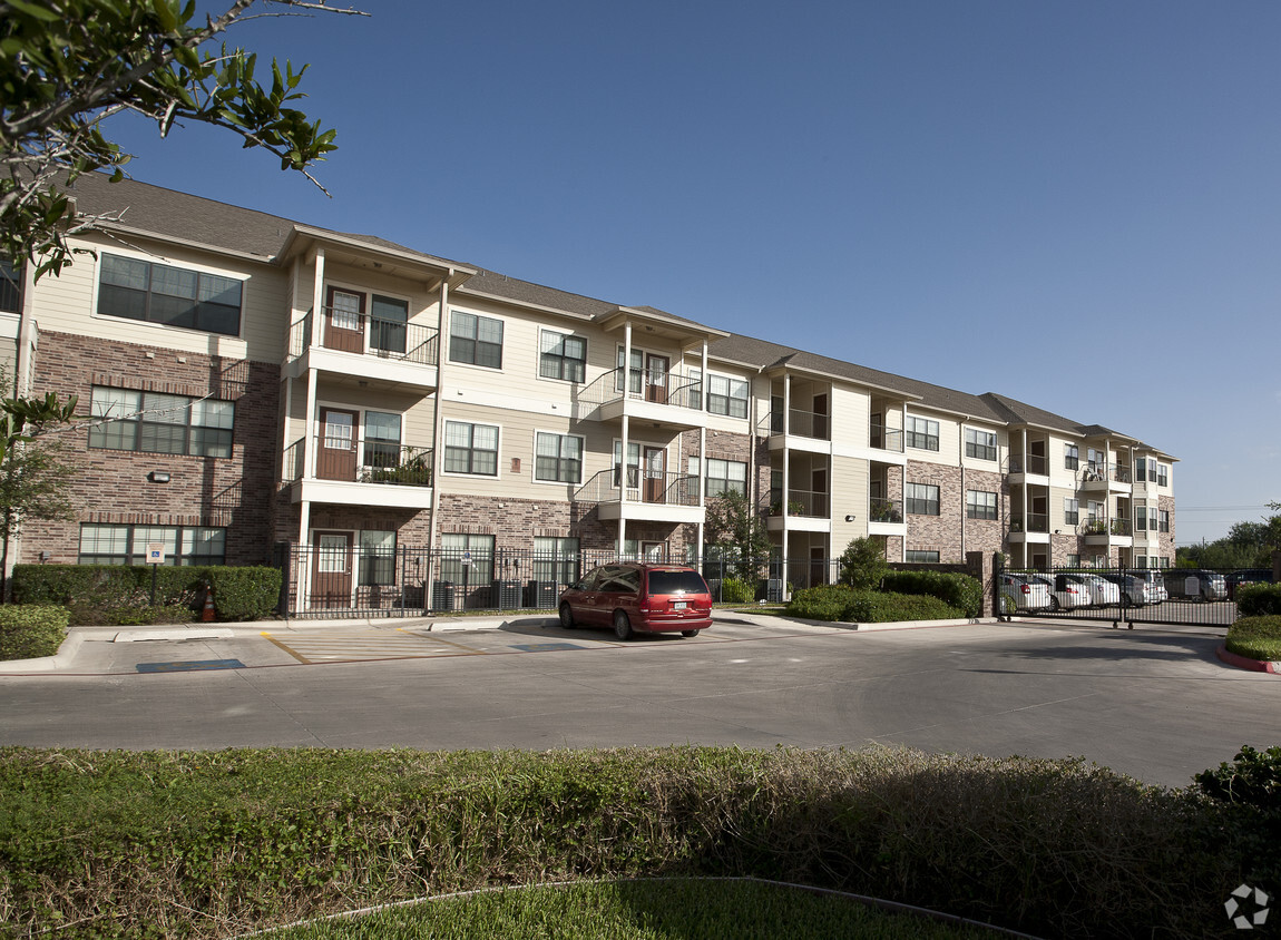 Foto principal - Mesquite Terrace Senior Apartments