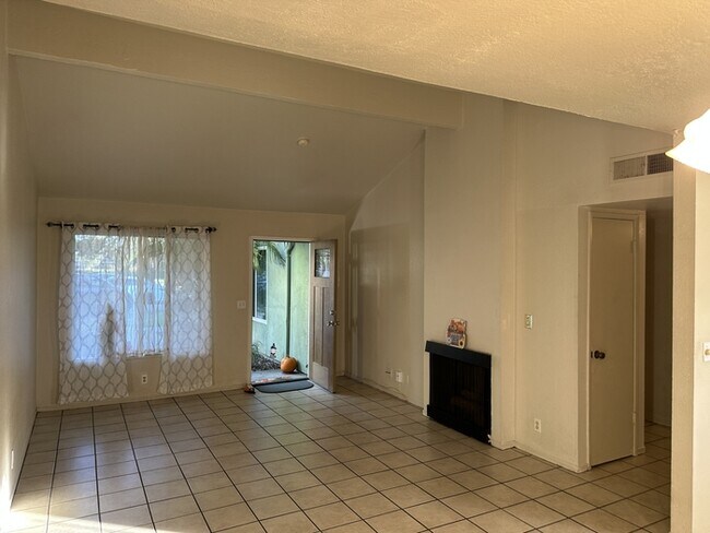 Building Photo - 2930 Whittier Ct