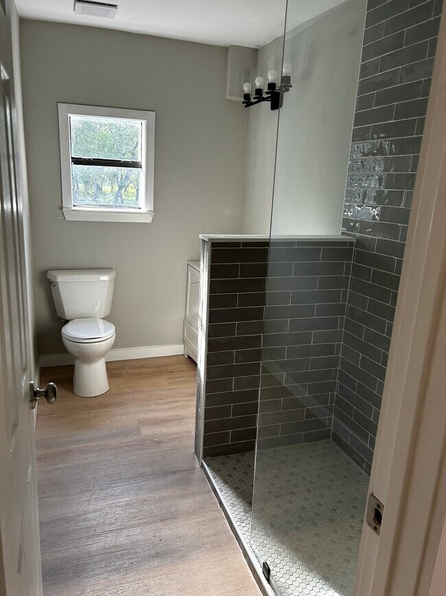 Building Photo - 6300 Hudson Bend Rd