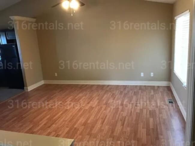 Building Photo - 8462 Granite Ct