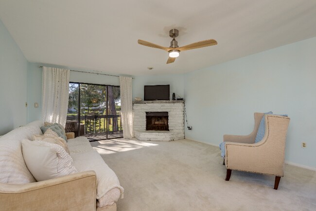 Foto del edificio - 14 Mariner Dr