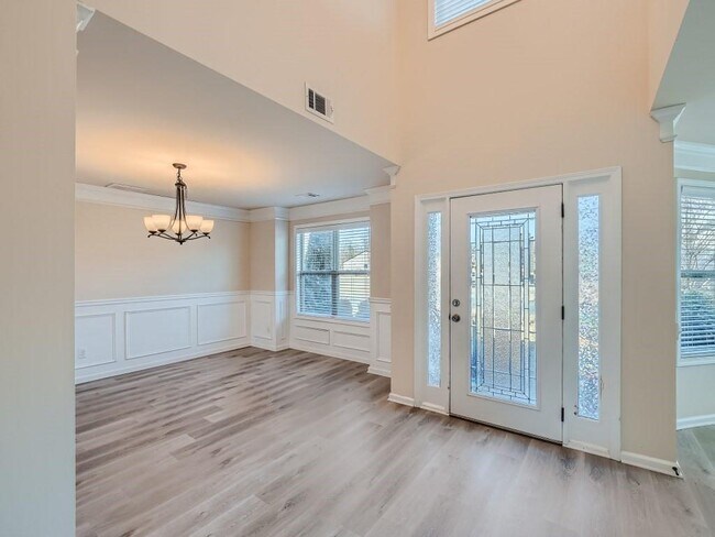 Building Photo - 4465 Orchard Lake Dr