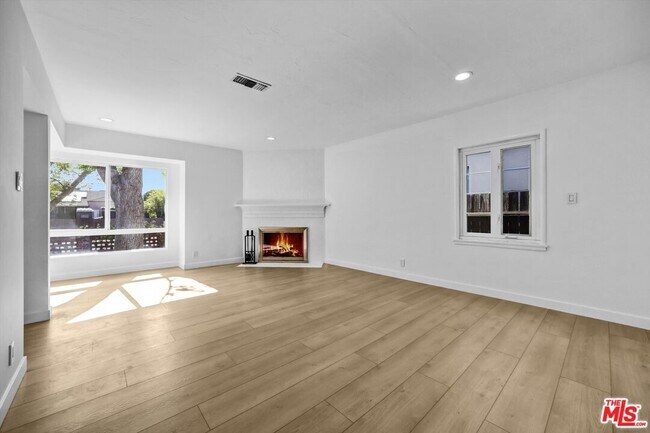Building Photo - 6254 Ben Ave