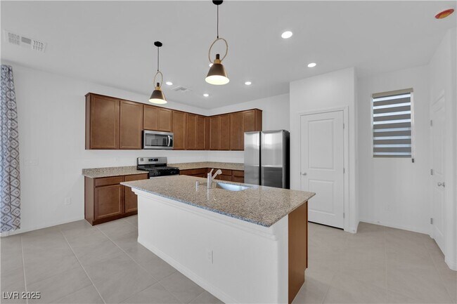 Building Photo - 4171 Scarlet Cob Ave