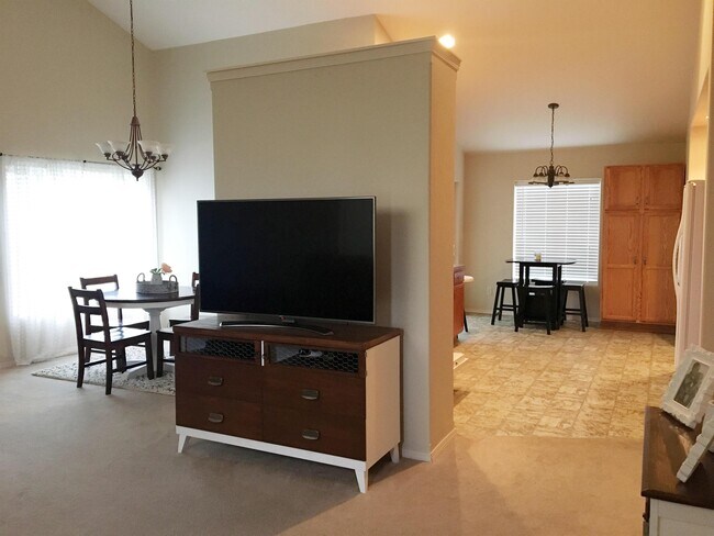 Foto del edificio - 3415 Blue Heron St
