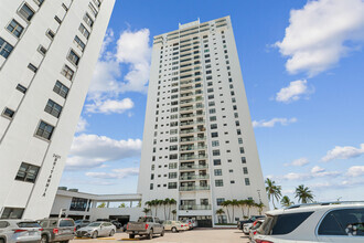 Building Photo - 2301 S Ocean Dr