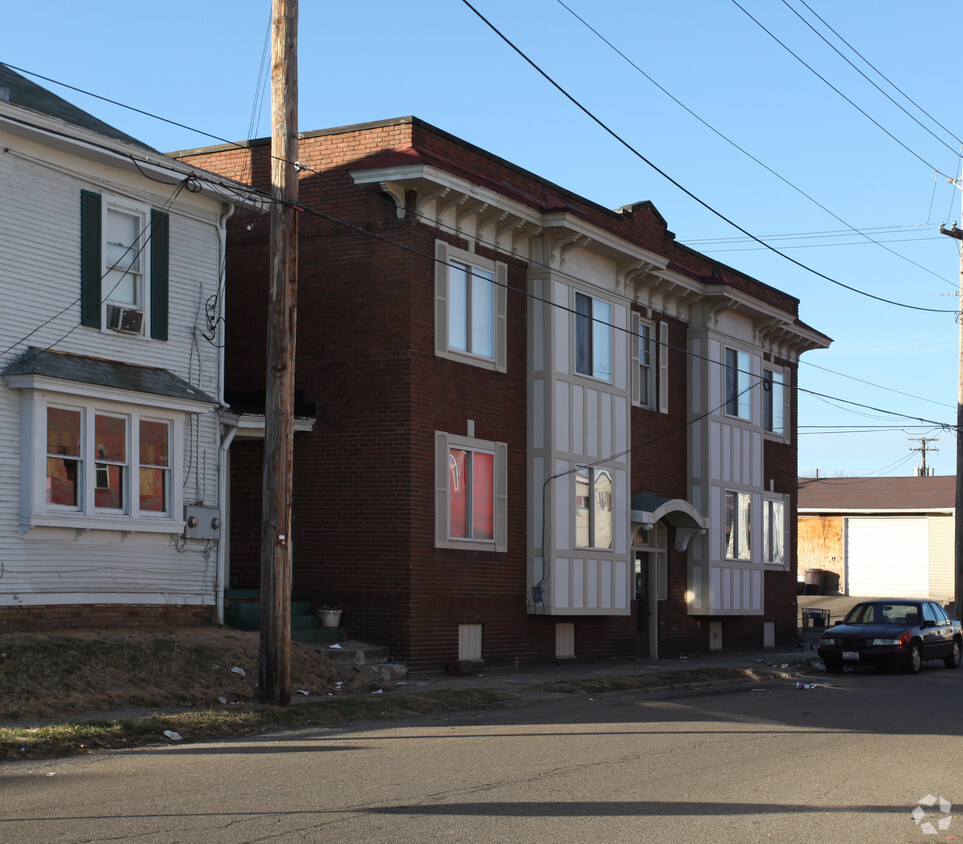 Building Photo - Lincoln Apartments