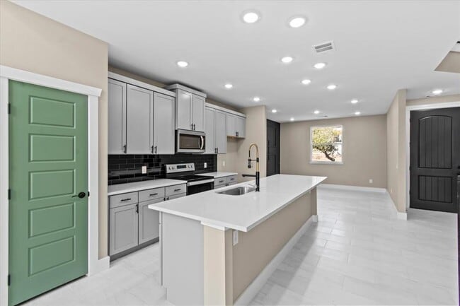 Building Photo - 17503 Panorama Dr