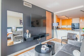 Building Photo - 44 W Monroe St