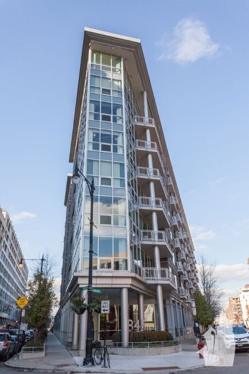 Building Photo - 845 N Kingsbury St