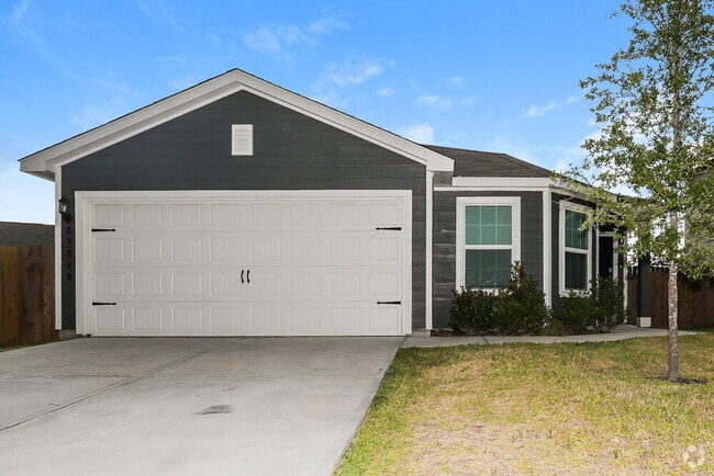 Building Photo - 27049 Leonardo Dr