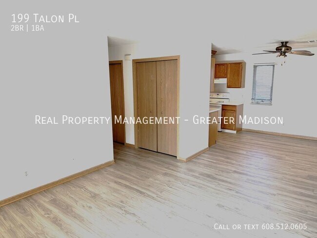Building Photo - Bright upper level apartment in Sun Prairie