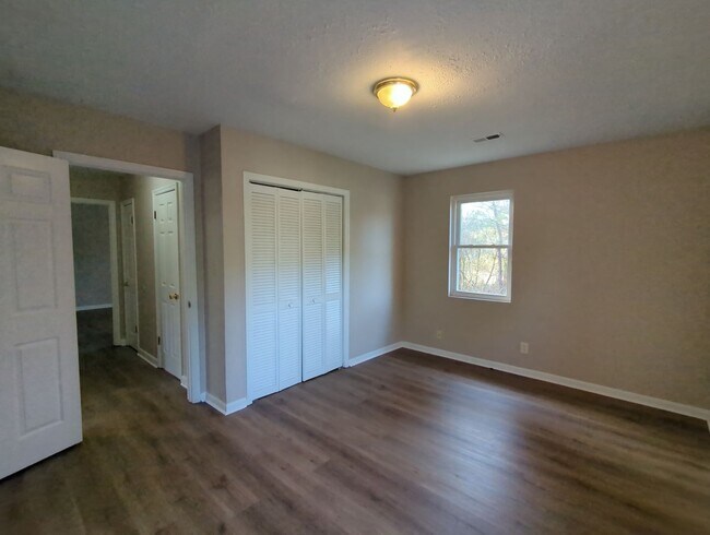 Foto del edificio - 115 Summerfield Rd