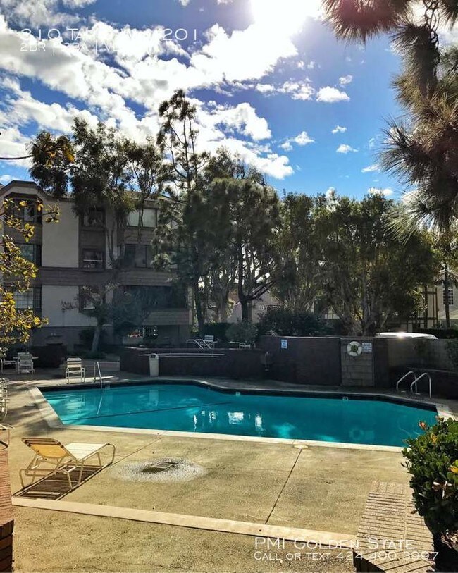 310 Tahiti Way Marina Del Rey Ca 90292 Rentals Building Photo 310 Tahiti Way