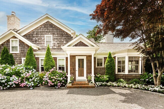 Building Photo - 135 Meeting House Ln