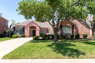 Building Photo - 704 Glendale Dr