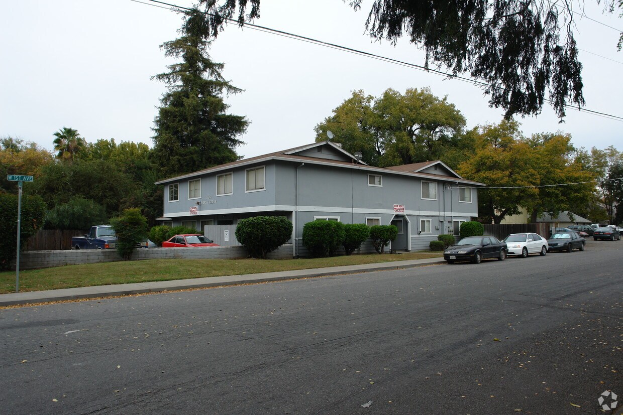 Primary Photo - 1100 N Cedar St