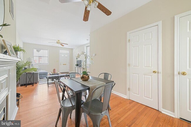 Foto del edificio - 223 E Cross St