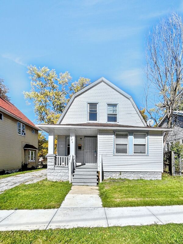 Primary Photo - 9809 Raymond Ave