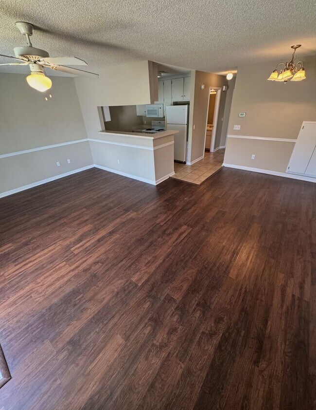 Building Photo - 128 N Springview Dr