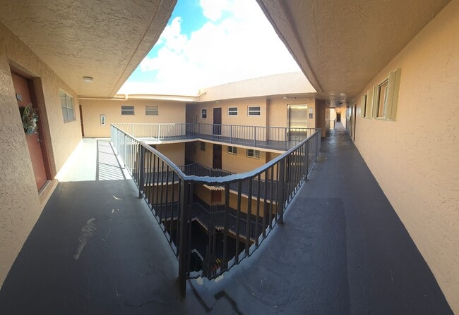 Foto del edificio - 13707 Kendale Lakes Cir