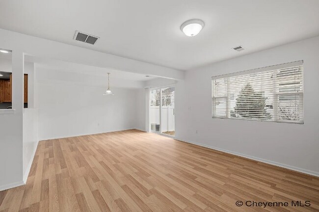 Foto del edificio - 523 W 3rd St