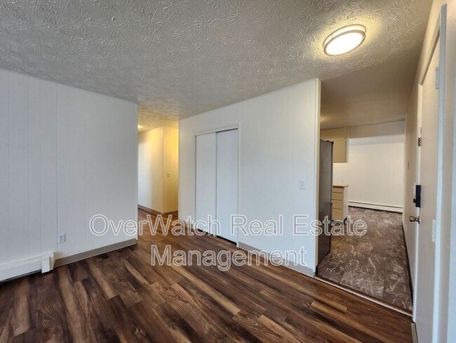 Photo - 3925 E 9th Ave Apartment