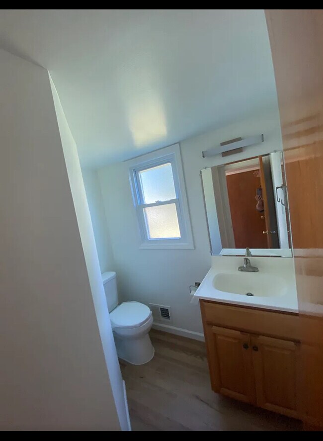 Foto del edificio - 2482 Sylvan Ave