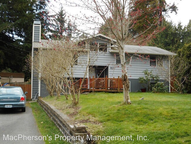 Building Photo - 821 NE Serpentine Pl