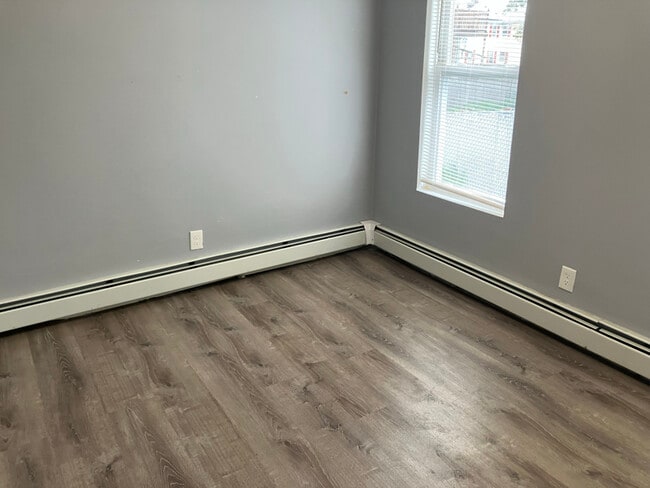 Photo - 31 Harvard St Apartment