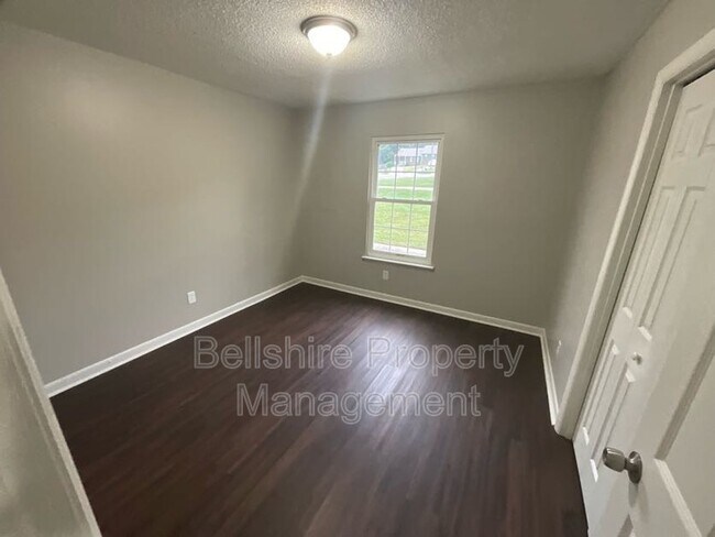 Building Photo - 302 Bellshire Terrace Ct