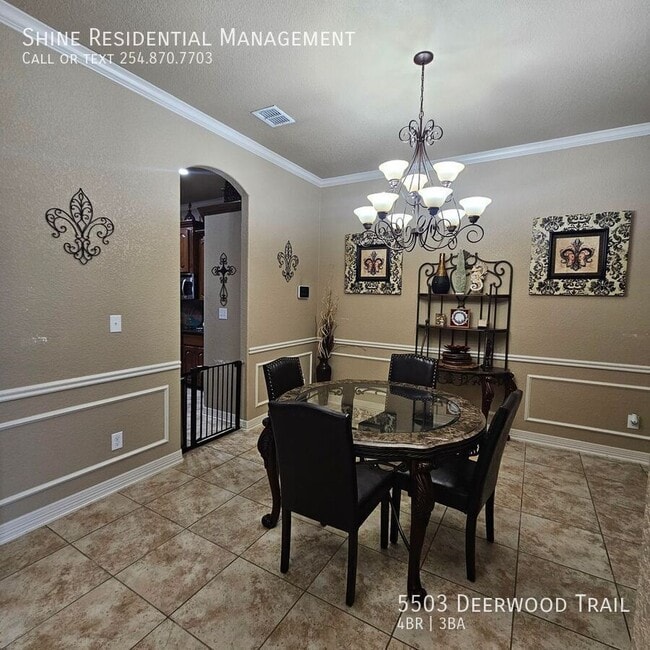 Foto del edificio - 5503 Deerwood Trail