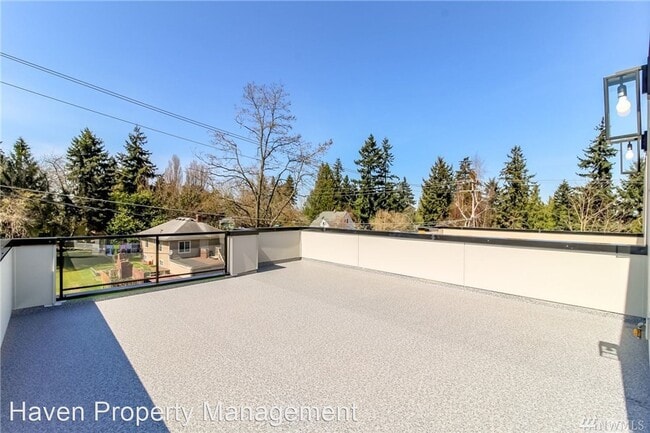 Building Photo - 5 br, 4 bath House - 10408 2nd Place SW