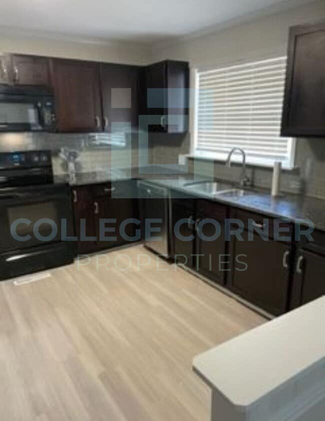 Building Photo - 1457 Brookwood Dr