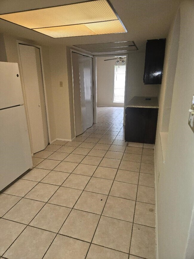 Foto del edificio - 15803 Munson Ln