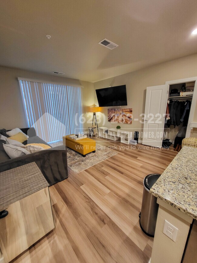 Foto del edificio - 14351 E Tennessee Ave