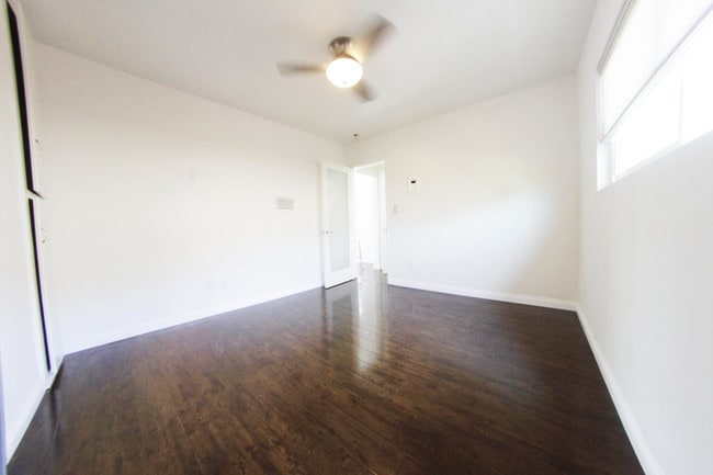 large bedroom - 510 Pacific Ave