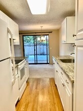 Building Photo - 12528 NE 117th Pl