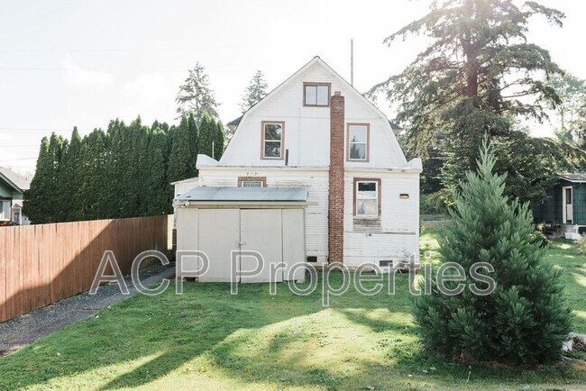 Building Photo - 1235 Humboldt St.