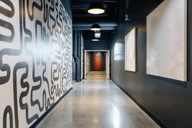 Foto del edificio - 2620 W Washington Blvd