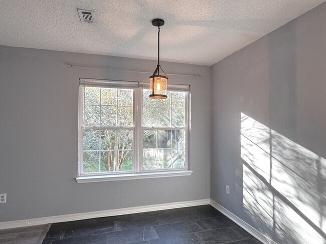 Foto del edificio - 4797 Old Mill Ct