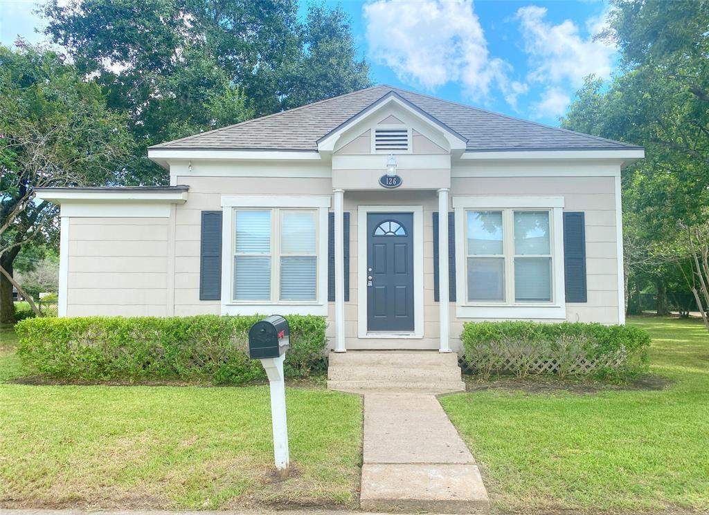 126 W Orange St, Angleton, TX 77515 House Rental in Angleton, TX