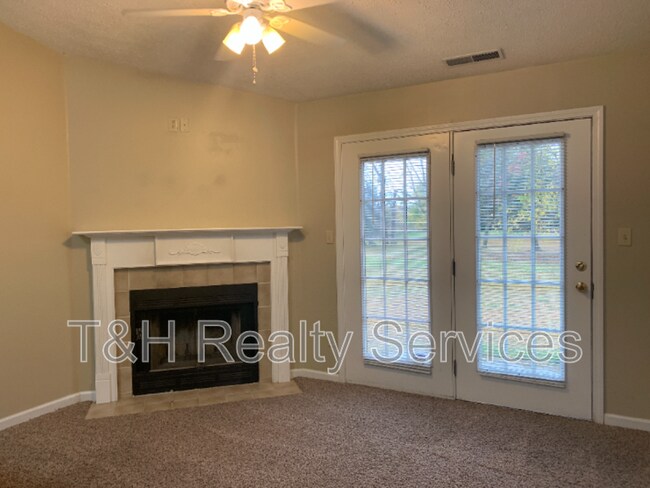 Building Photo - 308 Creekstone Ct