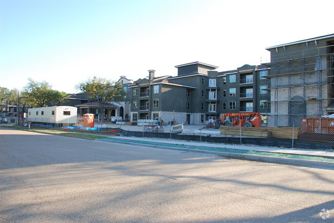 Building Photo - The Landon at Lake Highlands