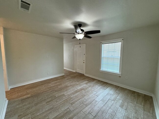 Foto del edificio - 2316 Andover Dr