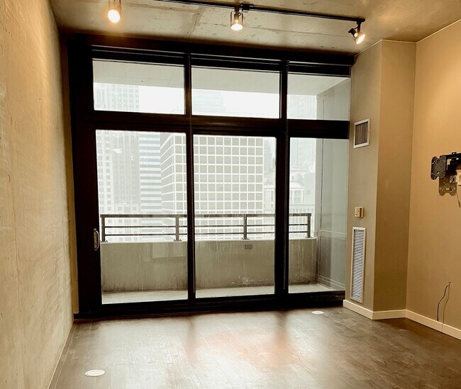 Foto del edificio - 235 W Van Buren St