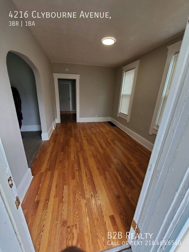 Building Photo - 4216 Clybourne Ave