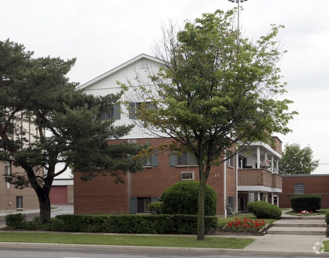 Photo principale - 223-247 The West Mall