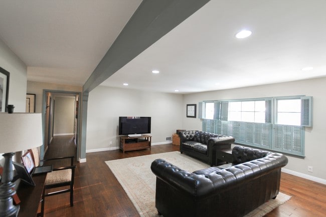 Building Photo - 1837 Chantry Dr